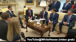 عکس از قصر سفید. 