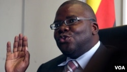 Mutungamiri werimwe bato rePDP, uye vari nhengo yeMDC Alliance, VaTendai Biti.
