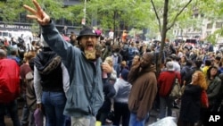 ພວກປະທ້ວງທີ່ເອີ້ນວ່າ Occupy Wall Street ໃນນະຄອນນີວຢອກ