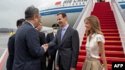 叙利亚总统巴沙尔·阿萨德（Bashar Assad）2023年9月21日搭乘中国国际航空公司飞机抵达北京。（叙利亚政府官方照片）