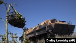 Броньована машина бойовиків покинута в Луганській області, 2014 рік