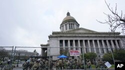 Miembros de la Guardia Nacional se ocuparon de la custodia del Capitolio tras los sucesos del 6 de enero en Washington, y mantuvieron sus labores hasta la toma de posesión del presidente Joe Biden el 20 del mismo mes.