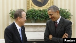 奧巴馬(右)在白宮與聯合國秘書長潘基文(左)會談前合照