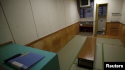 Một trong những phòng giam tại Trung tâm Di trú miền Đông, thuộc quận Ibaraki, đông bắc Tokyo, Nhật Bản.