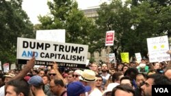  Manifestasyon sitwayen ameriken ki kont diskriminasyon rasyal yo. Washington DC, August 12, 2018. Foto: Jounalis Sèvis Panyòl Lavwadlamerik. 