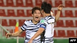 한국 축국 구가대표팀이 1일 오후 아랍에미리트(UAE) 두바이의 라시드 스타디움에서 열린 시리아와의 2022 카타르 월드컵 아시아 최종예선 조별리그 A조 8차전에서 2대 0으로 승리했다.