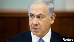 PM Israel Benjamin Netanyahu saat menghadiri pertemuan kabinet mingguan di Yerusalem, Minggu (1/6). 