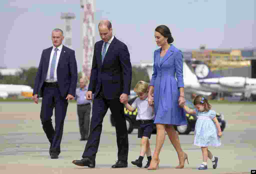 شاهزاده ویلیام به همراه خانواده اش به ورشو لهستان سفر کرده بود.
