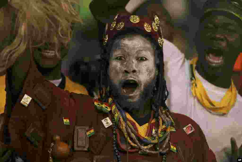 Un supporteur ghanéen badigeonné aux couleurs nationales lors du match de demi-finale de la CAN 2015 Ghana-Guinée équatoriale (3-0), à Bata, Guinée équatoriale, jeudi 5 2015.