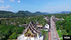 ພາບ​ຖ່າຍ​ເທີງ​ອາ​ກາດ ຂອງ​ເສັ້ນ​ທາງ​ໃນ​ໃຈ​ກາງ​ເມືອງ​ມໍ​ລະ​ດົກ​ໂລກ ຫຼວງ​ພະ​ບາງ