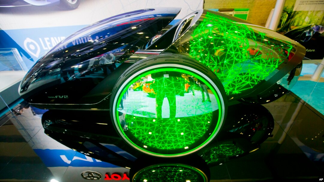 Tojotin konceptualni model FV2 prikazan na sajmu automobila u Vašingtonu. FV2 je skraćenica za "Fun Vehicle 2".
