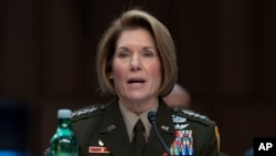 ARCHIVO: La general Laura Richardson, comandante del Comando Sur de Estados Unidos, testifica ante la audiencia del Comité de Servicios Armados del Senado en el Capitolio de Washington, jueves 14 de marzo de 2024.