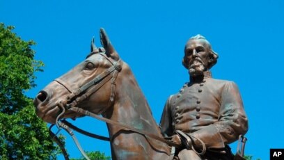 BenFred: Trying to find something nice to say about the Cardinals' new  statue