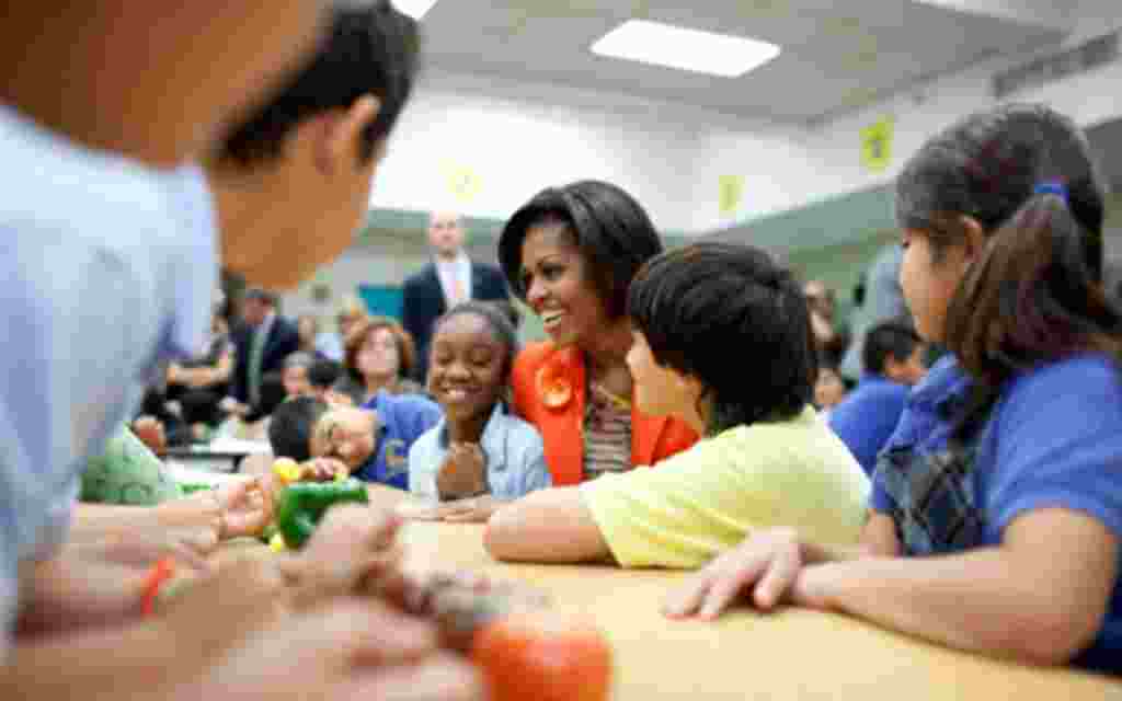 La primera dama, Michelle Obama, consiguió que se aprobara la mejora de alimentación infantil.