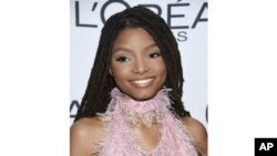 Penyanyi-aktris Halle Bailey saat menghadiri acara "Glamor Women of the Year Awards 2017" di New York, 13 November 2017. (Foto: dok).