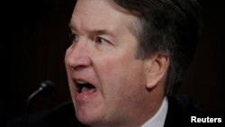 Le candidat de la Cour suprême des États-Unis, Brett Kavanaugh, témoigne devant le Comité judiciaire du Sénat à Capitol Hill à Washington, États-Unis, le 27 septembre 2018.