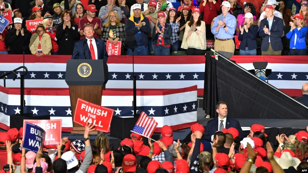 Presiden Donald Trump berbicara dalam rapat umum di El Paso, Texas, 11 Februari 2019. 