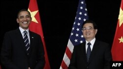 Президент США Барак Обама (слева) и председатель КНР Ху Цзиньтао (архивное фото)