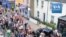 Les manifestants à Oxford demandent le retrait de la statue de l'impérialiste Cecil Rhodes