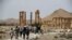 Para turis kembali mengunjungi reruntuhan Romawi di Palmyra, Suriah (foto: dok). 