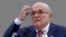 Rudy Giuliani, luật sư riêng của Tổng thống Donald Trump, đang bị nhà chức trách liên bang điều tra về các hoạt động bị nghi là vận động hành lang cho nước ngoài, theo The New York Times.