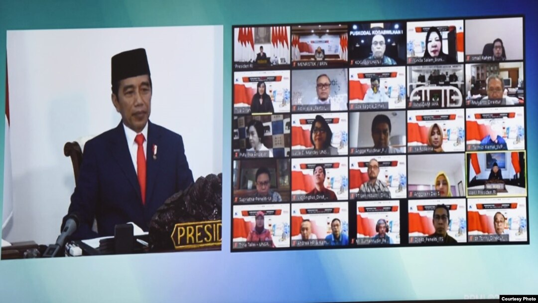 Presiden Jokowi saat Peresmian Peluncuran Produk Riset, Teknologi dan Inovasi untuk Percepatan Penanganan Covid-19 melalui Video Conference yang disiarkan langsung melalui akun YouTube Kemenristek/BRIN, Rabu (20/5). (Foto: Humas SekabRI/Oji)