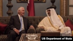 Ngoại trưởng Mỹ Tillerson gặp Quốc vương Qatar Tamim Bin Hamad Al Thani, 11/7/2017