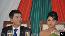 Le président de transition malgache Andry Rajoelina et son épouse.