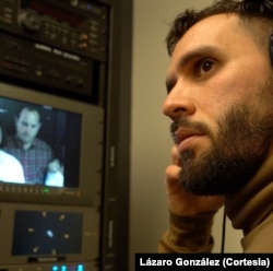 El realizador cubano Lázaro González (Cuba, 1990) reside en San Francisco, es estudiante de doctorado en Estudios de Cine y Medios de Comunicación de la Universidad de California en Berkeley y ha dirigido unos 7 filmes con varios premios y reconocimientos.