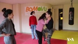 Jinên Stenbolî Dijî Tundîyê Rêbazên Xweparastinê Hîn Dibin