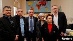 Reza Moini, head of RSF’s Iran/Afghanistan desk, Taghi Rahmani, Iraj Mesdaghi, Monireh Baradaran,Shirin Ebadi and Christophe Deloire, director of RSF, during a news conference on Iran at the RSF offices in Paris, Feb. 7, 2019. 