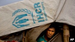 Un réfugié rohingya dans son abri de fortune, Bangladesh, le 14 janvier 2018. 