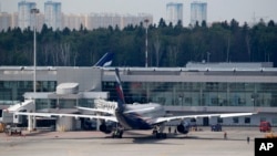 지난 24일 러시아 모스크바에서 스노든이 예약한 것으로 알려졌던 쿠바행 A330 항공기.
