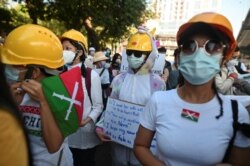 Los birmanos protestan en Rangún, la ciudad más grande de Myanmar, donde los militares efectuaron un golpe al gobierno civil el 1 de febrero de 2021.