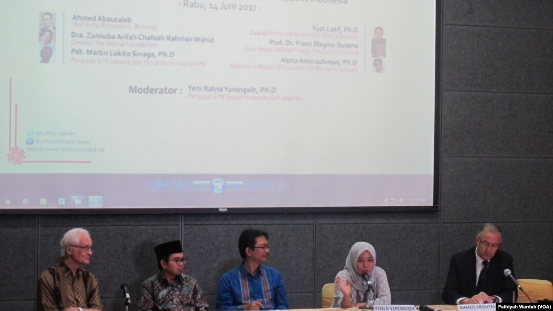 Seminar publik Challenges to Religious Pluralism and Tolerance di Jakarta, Rabu (15/6). (VOA/Fathiyah Wardah)