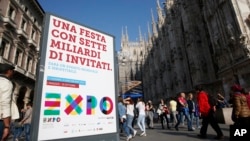 지난 11일 이탈리아 밀라노 거리에 세워진 2015 세계박람회 안내판. 세계 '70억 명의 축제' 라는 문구가 씌어있다.