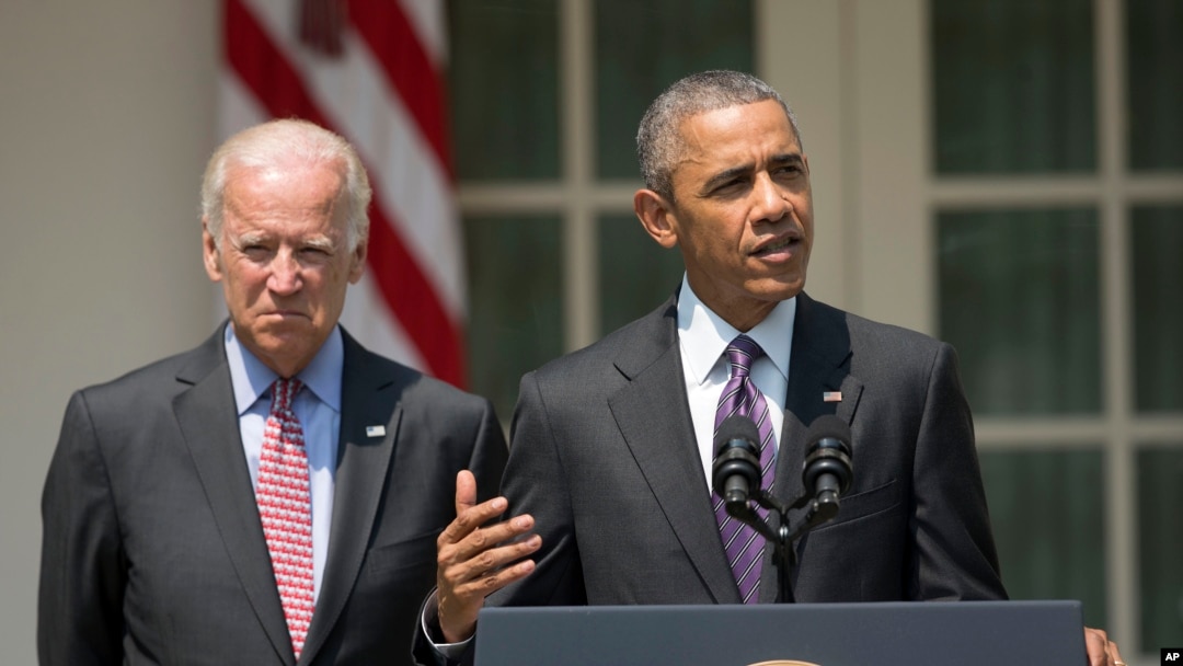 Presiden AS Barack Obama, didampingi Wapres Joe Biden, berbicara mengenai rencana pembukaan kembali hubungan diplomatik AS-Kuba, Rabu (1/7).
