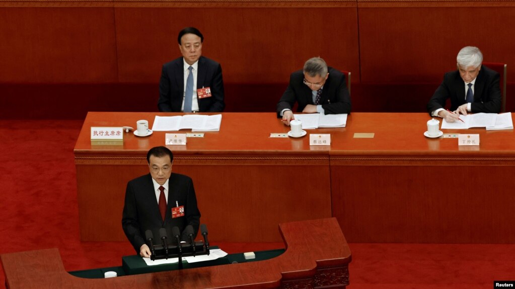 即将离任的中国国务院总理李克强在3月5日开幕的第十四届全国人大作政府工作报告时强调国家要注重推动科技自立自强的政策。(photo:VOA)
