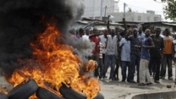 طرفداران السان اوتارا، که از سوی کميته برگزاری انتخابات در ساحل عاج به عنوان برنده دور دوم انتخابات رياست جمهوری کشور معرفی شده است، در ابيجان، پایتخت آن کشور، لاستيک اتومبيل ها را به آتش کشيدند