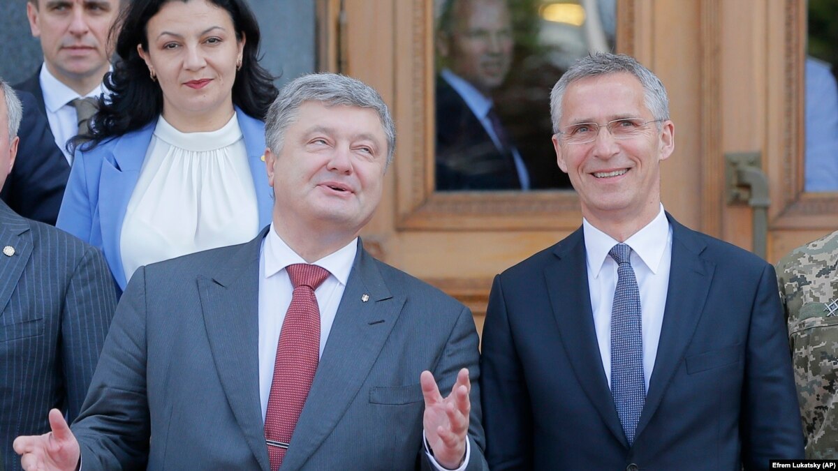 Порошенко и Столтенберг обсудили реформирование оборонного сектора в соответствии со стандартами НАТО новые фото Порошенко и Столтенберг обсудили реформирование оборонного сектора в соответствии со стандартами НАТО новое фото