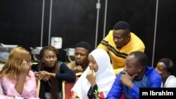 A group of TheCable journalists work on a group assignment during training in Lagos. From left to right: Wasilat Azeez, Vivian Chime, Fikayo Owoeye, Jemilat Nasir, Jerry Lebang, James Ojo, Jesupemi Are. (Courtesy: Mansur Ibrahim/TheCable)