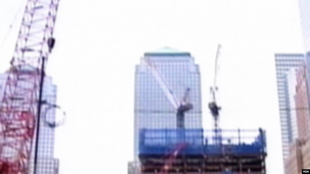Konstruksi berlangsung di bekas lokasi menara kembar World Trade Center. Lokasi ini dikenal dengan istilah 'ground zero.'