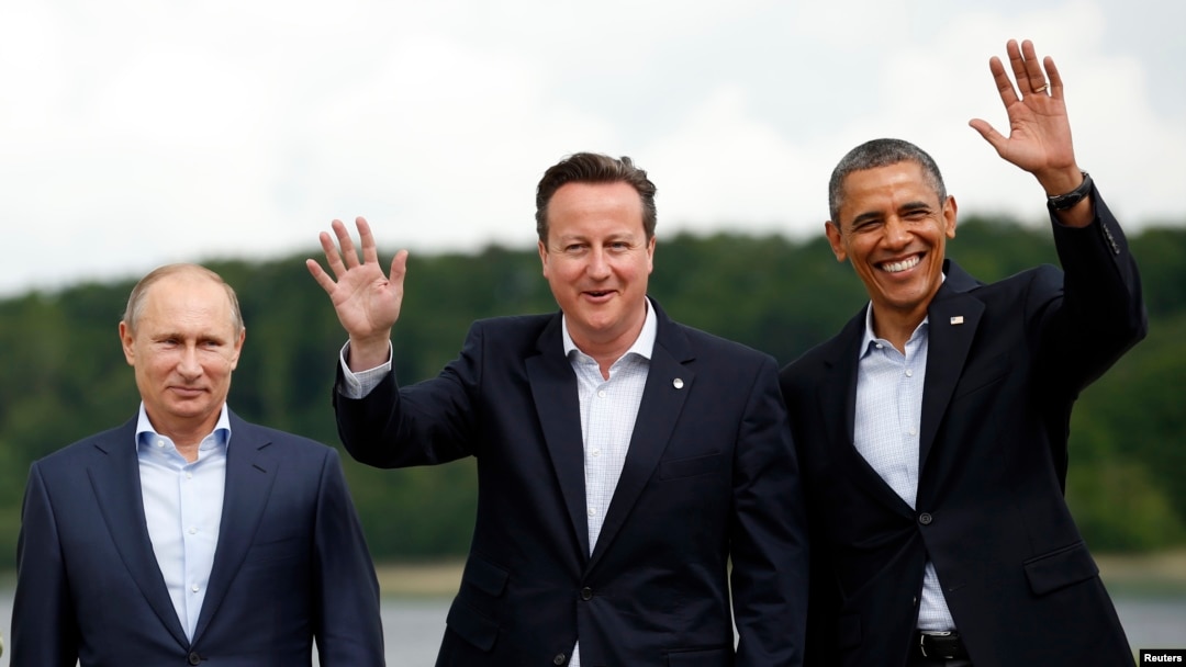 Setelah selesai menghadiri KTT G8 di Irlandia, Presiden Obama (kanan) melanjutkan lawatan di Jerman (18/6). 