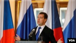 Presiden Rusia Dmitry Medvedev menyarankan dilakukannya investigasi atas hasil pemilu Rusia (8/12).