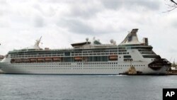 Круизное судно Grandeur of the Seas после пожара.