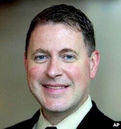 威特斯表示经济好转是美国人更开心的主要原因