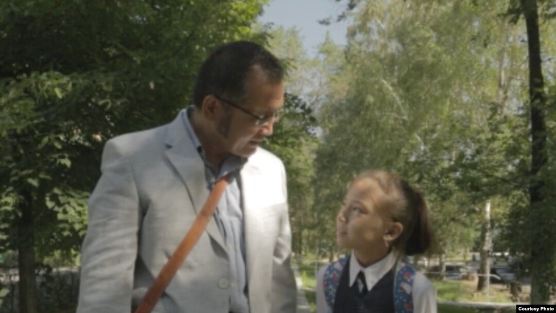 “Javobsiz qolgan qo’ng’iroq” kartinasidan parcha 