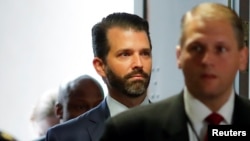 Donald Trump Jr., el hijo mayor del presidente Donald Trump, llega al Capitolio en Washington para una audiencia a puerta cerrada en el Senado el miércoles, 12 de junio de 2019.