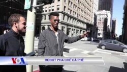 Robot pha chế cà phê