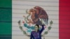 La candidata presidencial oficialista, Claudia Sheinbaum, se dirige a sus seguidores después de que el Instituto Nacional Electoral anunciara que tenía una ventaja irreversible en la carrera en la Ciudad de México, la madrugada del 3 de junio de 2024.